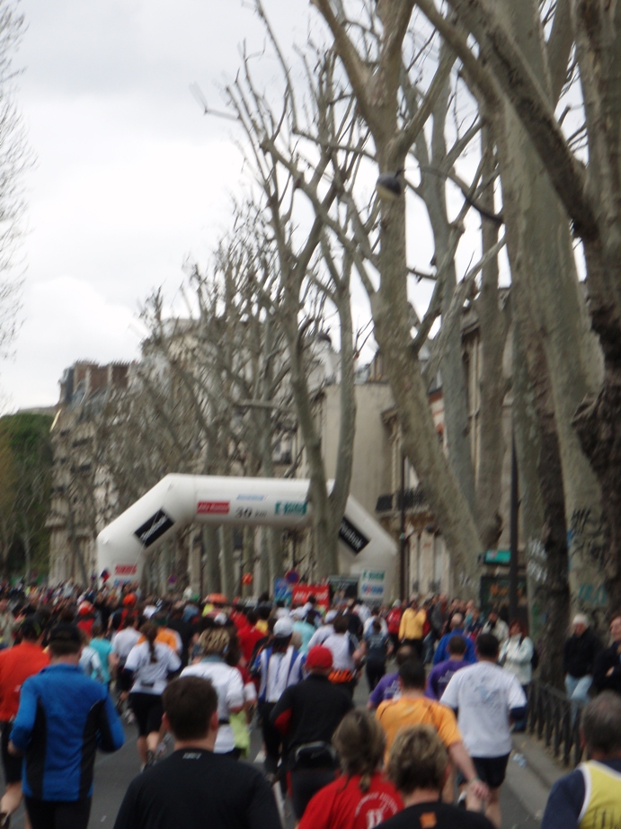 Paris Marathon Pictures - Tor Rnnow