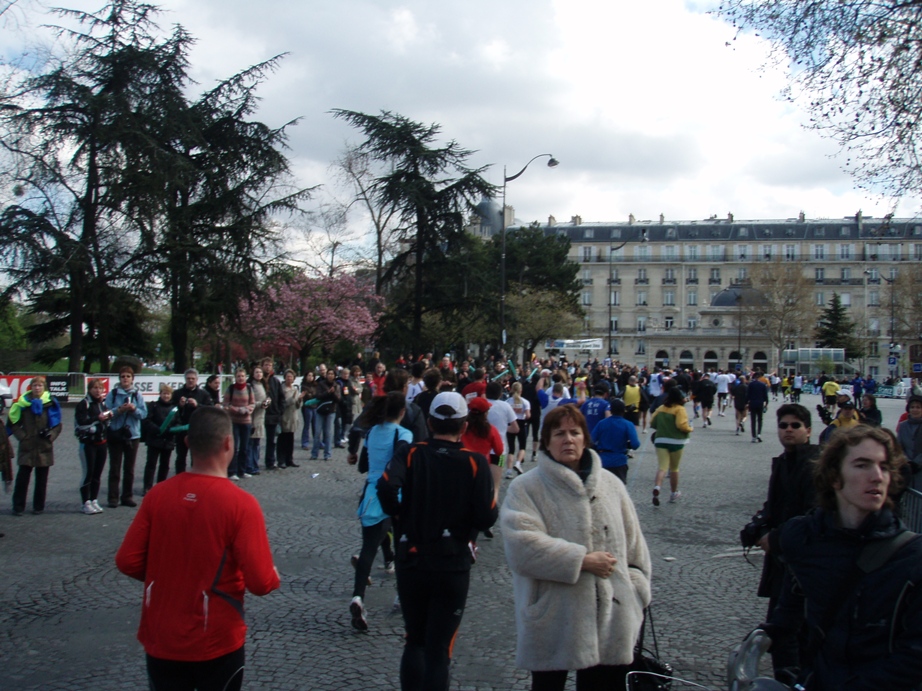 Paris Marathon Pictures - Tor Rnnow