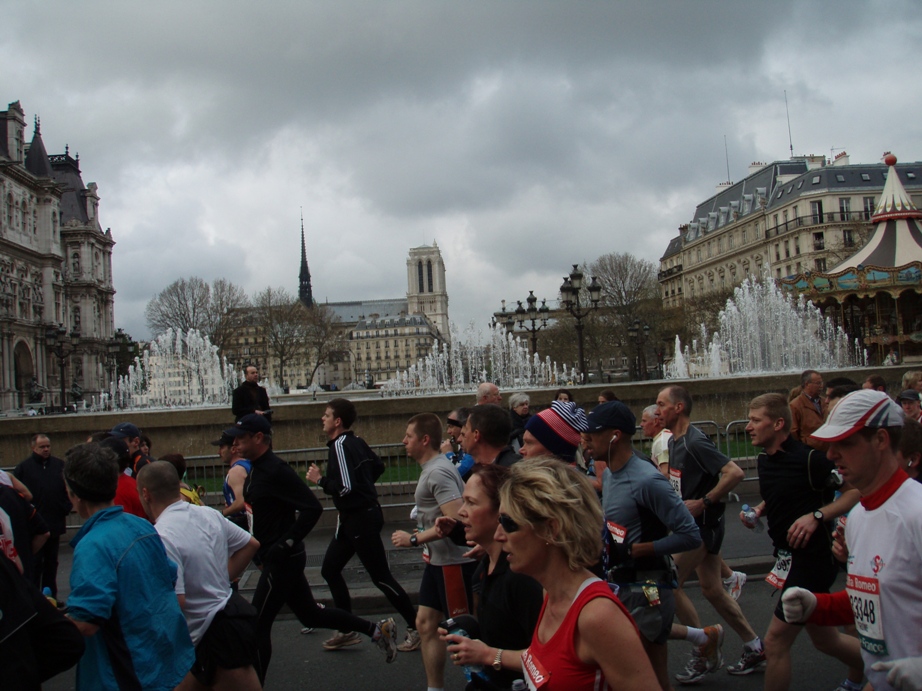 Paris Marathon Pictures - Tor Rnnow