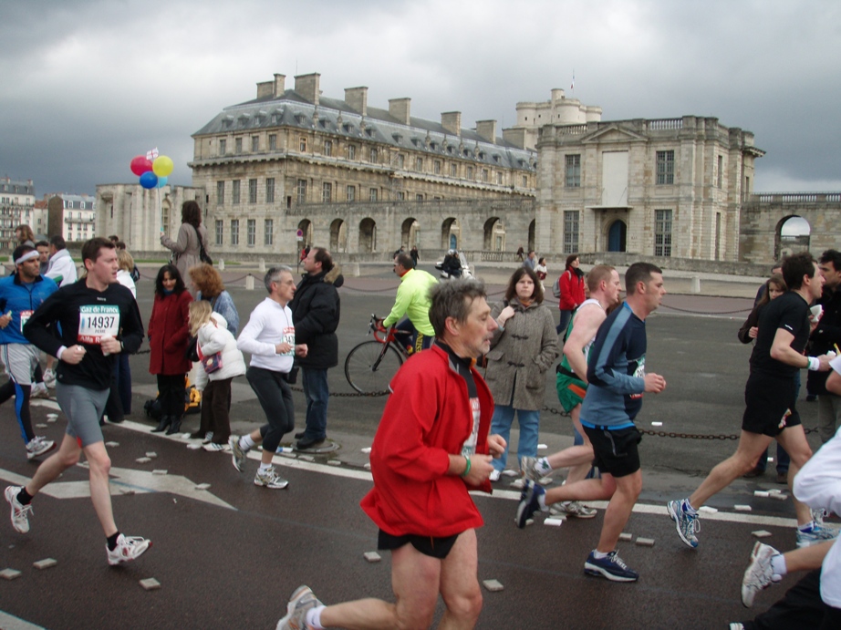 Paris Marathon Pictures - Tor Rnnow