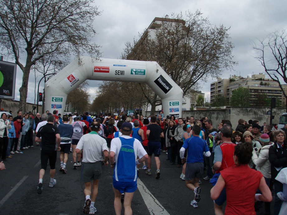 Paris Marathon Pictures - Tor Rnnow