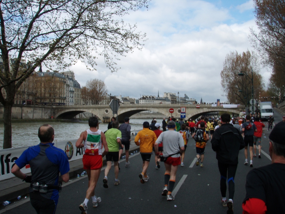 Paris Marathon Pictures - Tor Rnnow