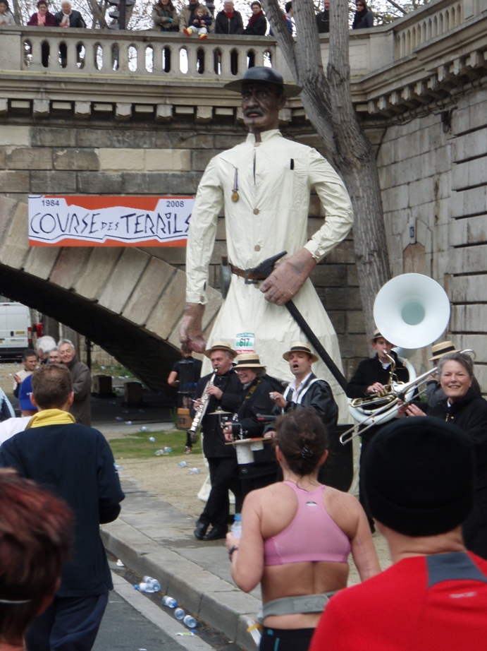 Paris Marathon Pictures - Tor Rnnow