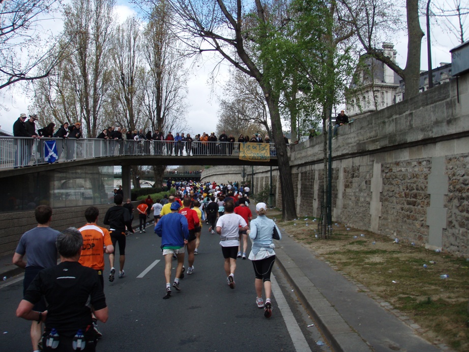 Paris Marathon Pictures - Tor Rnnow