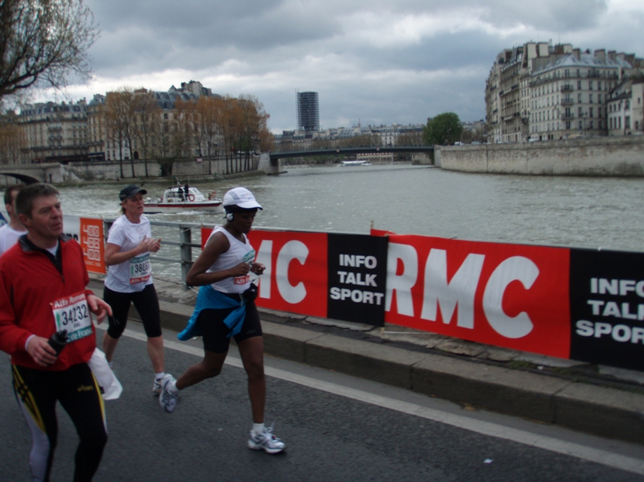 Paris Marathon Pictures - Tor Rnnow