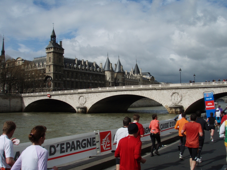 Paris Marathon Pictures - Tor Rnnow