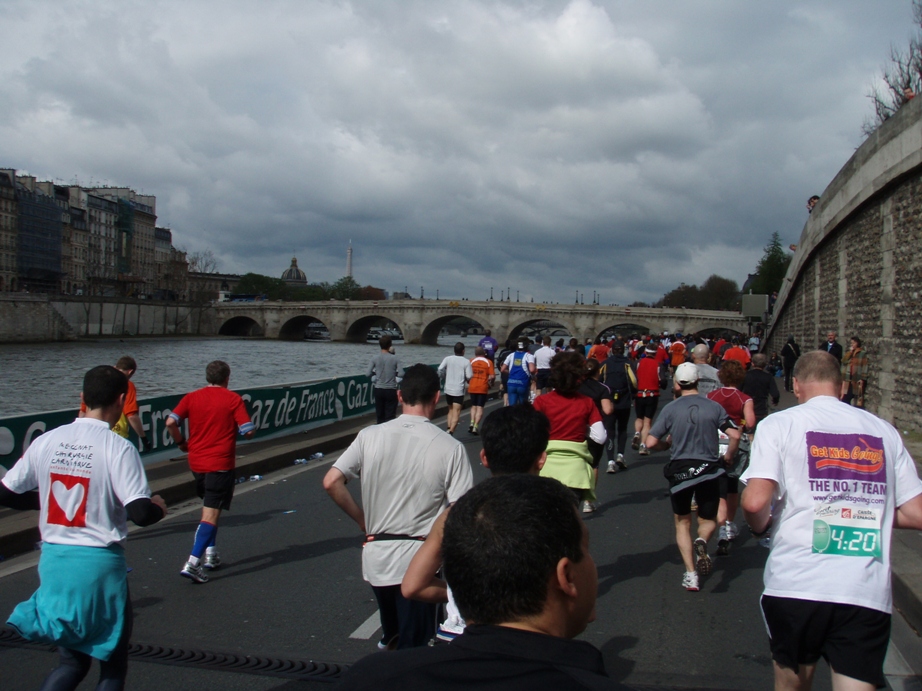 Paris Marathon Pictures - Tor Rnnow