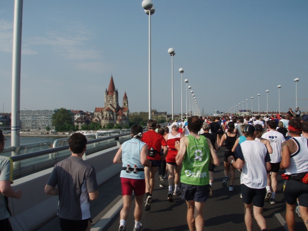 Vienna Marathon Pictures - Tor Rnnow