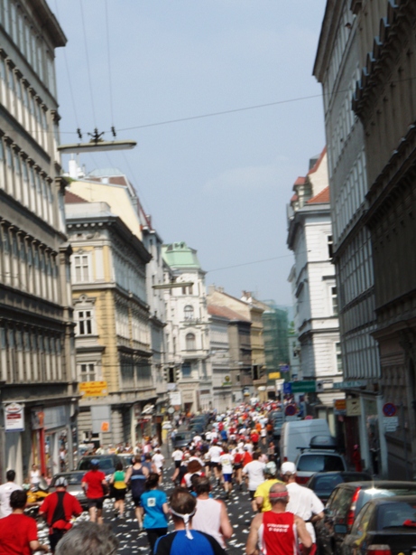 Vienna Marathon Pictures - Tor Rnnow