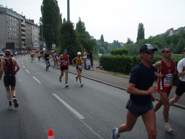 Vienna Marathon Pictures - Tor Rnnow