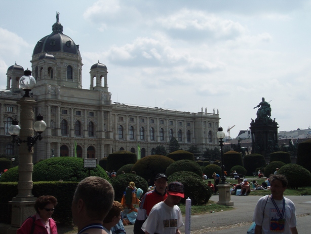 Vienna Marathon Pictures - Tor Rnnow