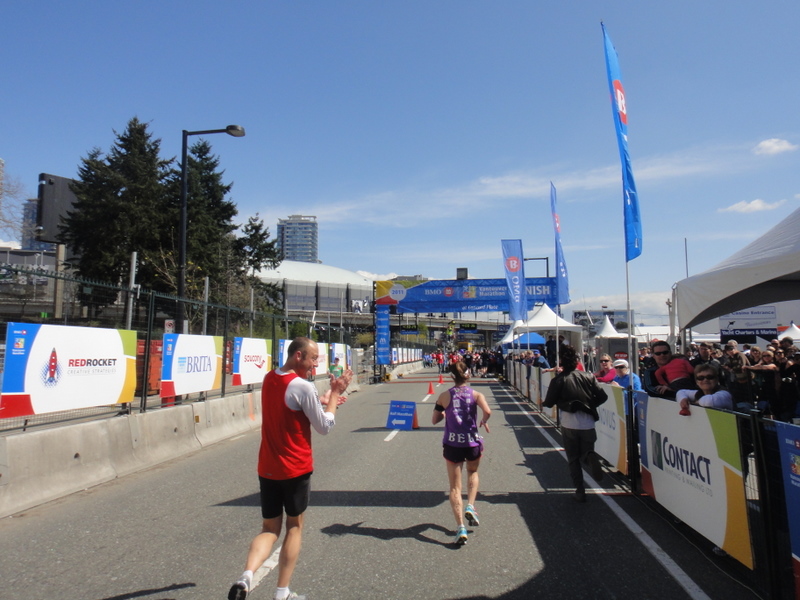 Vancouver Marathon 2011 - pictures / photos - Tor Rnnow