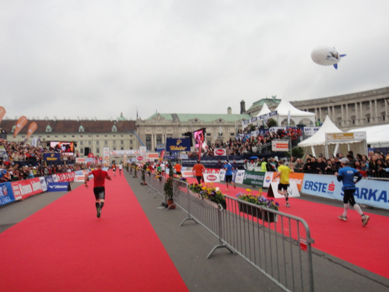 Vienna City Marathon (VCM) 2012 - pictures - Tor Rnnow