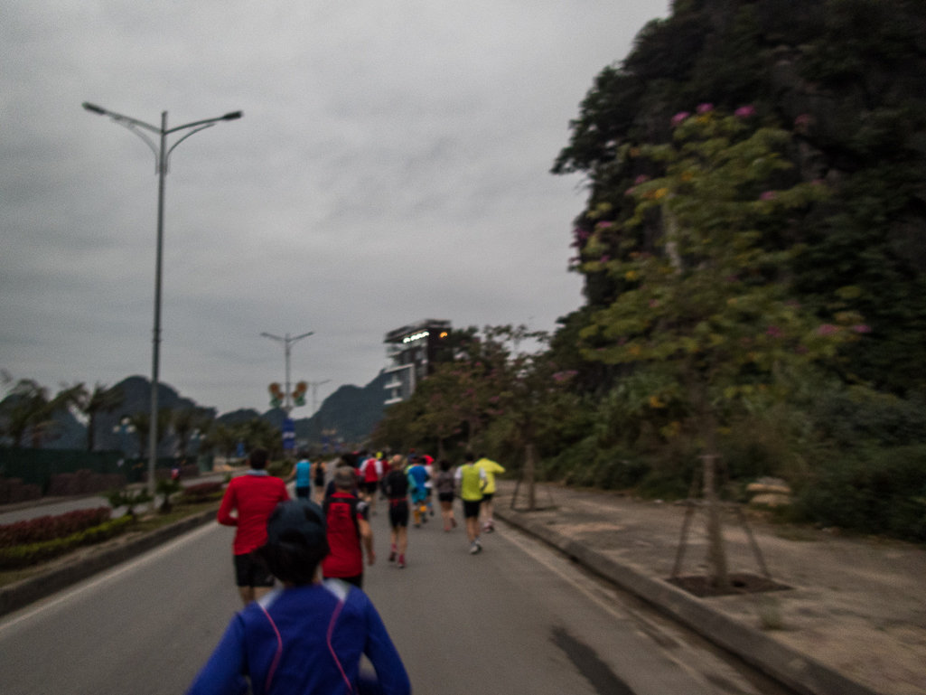 Halong Bay Heritage Marathon 2017 - Tor Rnnow