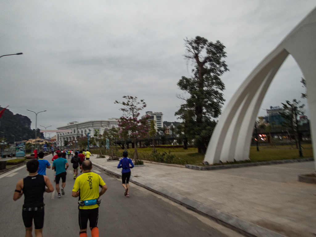 Halong Bay Heritage Marathon 2017 - Tor Rnnow