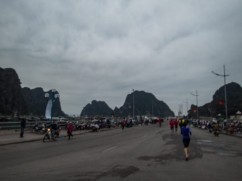 Halong Bay Heritage Marathon 2017 - Tor Rnnow