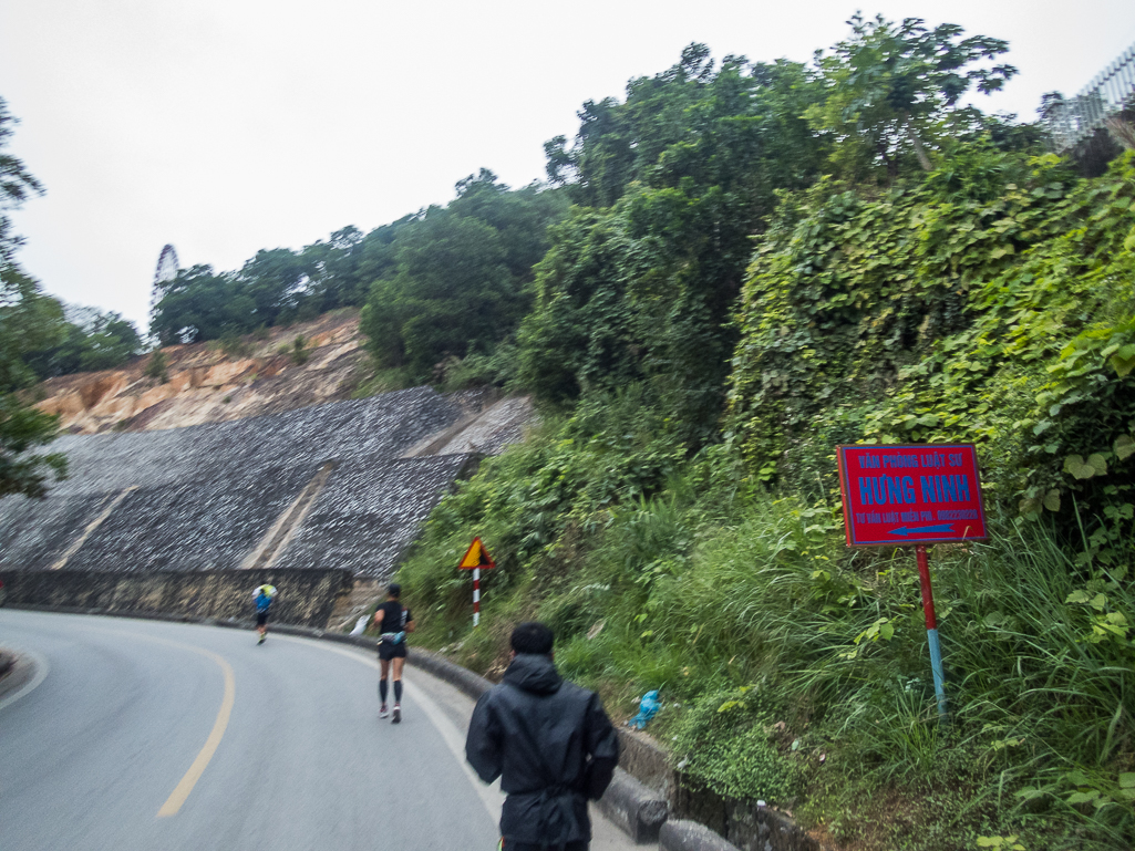 Halong Bay Heritage Marathon 2017 - Tor Rnnow