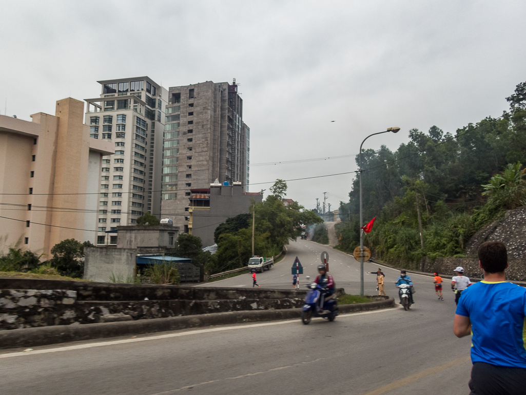 Halong Bay Heritage Marathon 2017 - Tor Rnnow