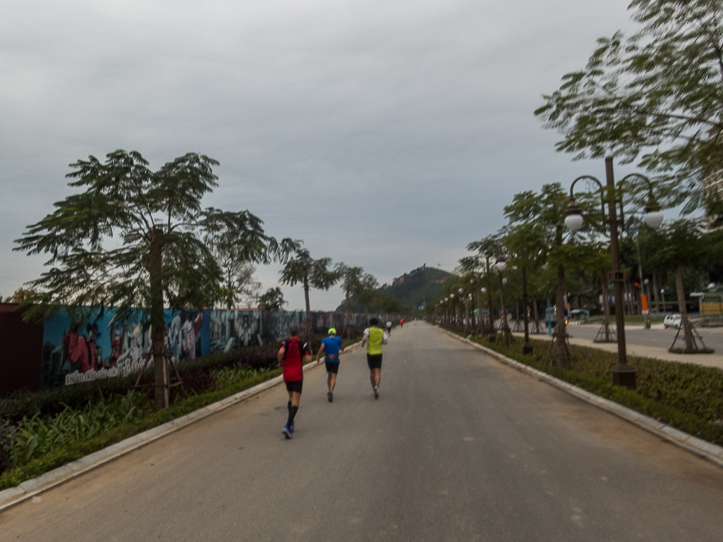 Halong Bay Heritage Marathon 2017 - Tor Rnnow