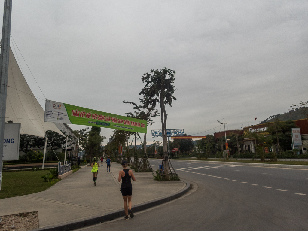 Halong Bay Heritage Marathon 2017 - Tor Rnnow