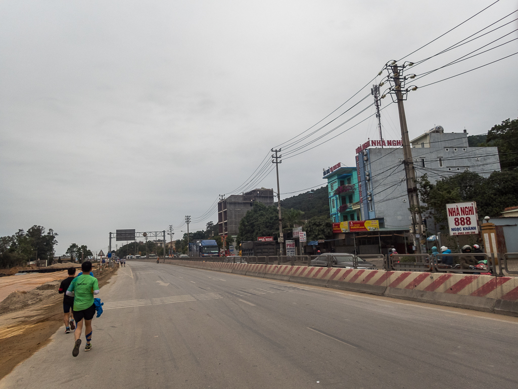 Halong Bay Heritage Marathon 2017 - Tor Rnnow