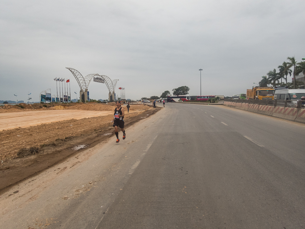 Halong Bay Heritage Marathon 2017 - Tor Rnnow