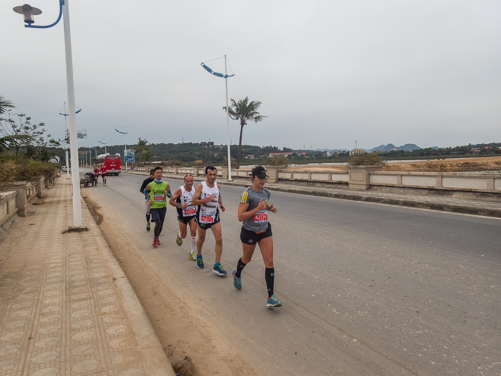 Halong Bay Heritage Marathon 2017 - Tor Rnnow