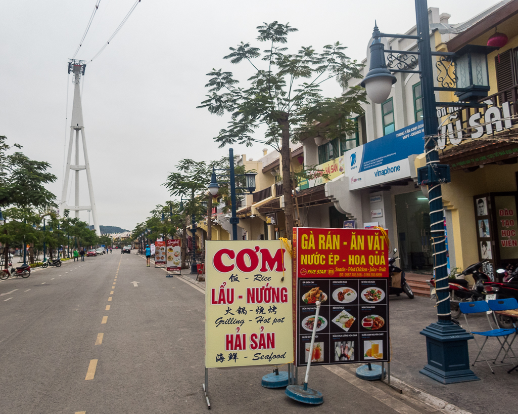 Halong Bay Heritage Marathon 2017 - Tor Rnnow