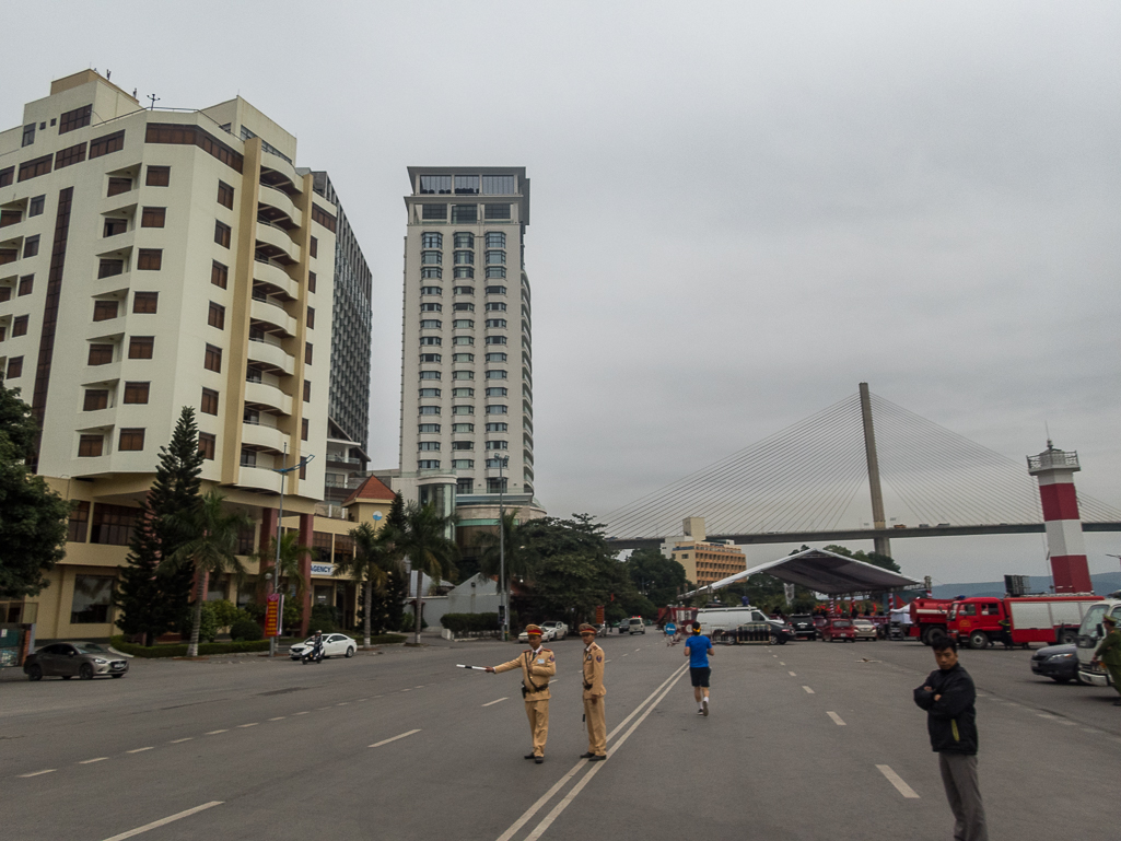 Halong Bay Heritage Marathon 2017 - Tor Rnnow