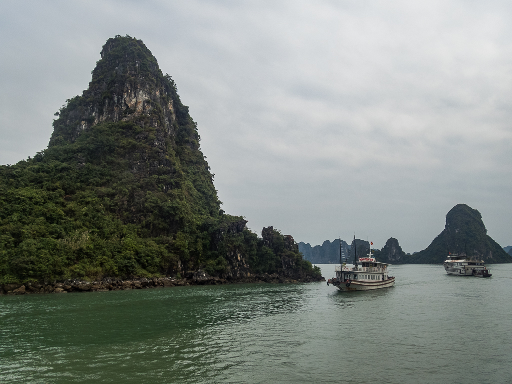 Halong Bay Heritage Marathon 2017 - Tor Rnnow