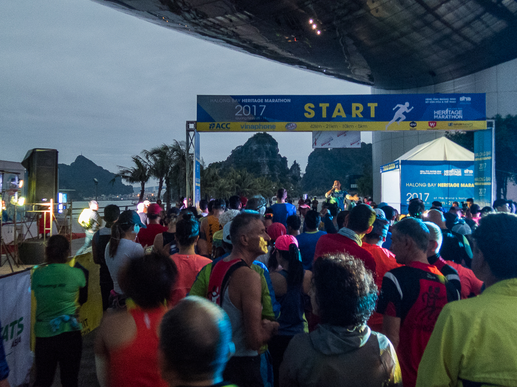 Halong Bay Heritage Marathon 2017 - Tor Rnnow