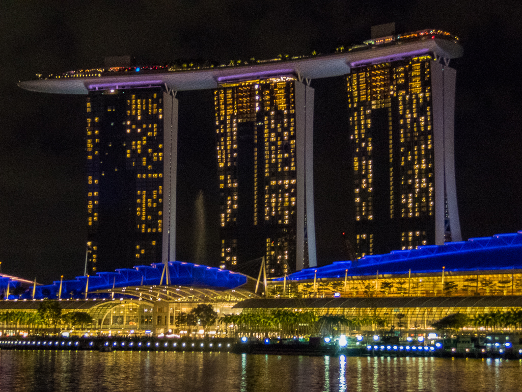 Standard Chartered Singapore Marathon 2018 - Tor Rnnow