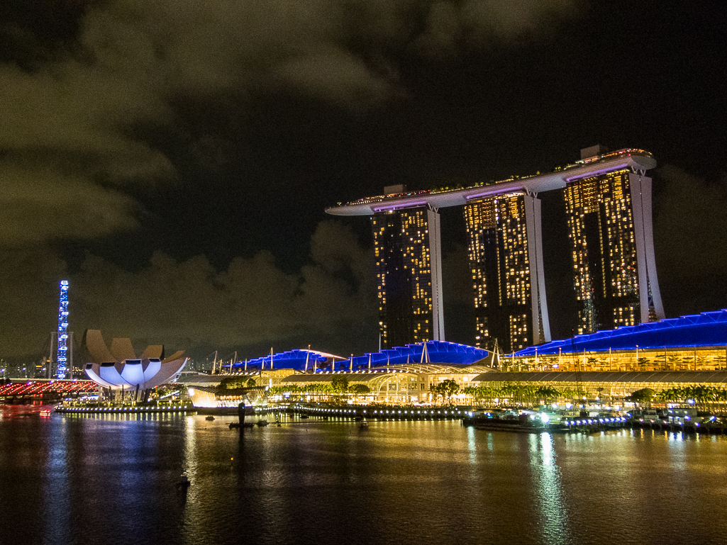 Standard Chartered Singapore Marathon 2018 - Tor Rnnow