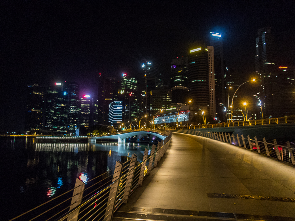 Standard Chartered Singapore Marathon 2018 - Tor Rnnow