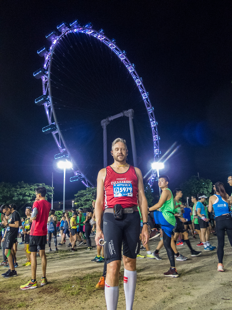 Standard Chartered Singapore Marathon 2018 - Tor Rnnow