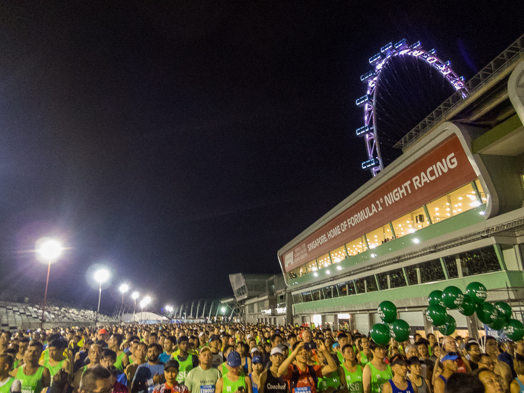 Standard Chartered Singapore Marathon 2018 - Tor Rnnow