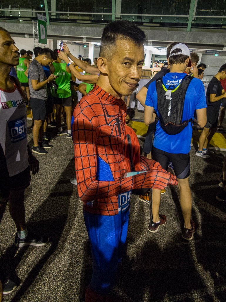 Standard Chartered Singapore Marathon 2018 - Tor Rnnow