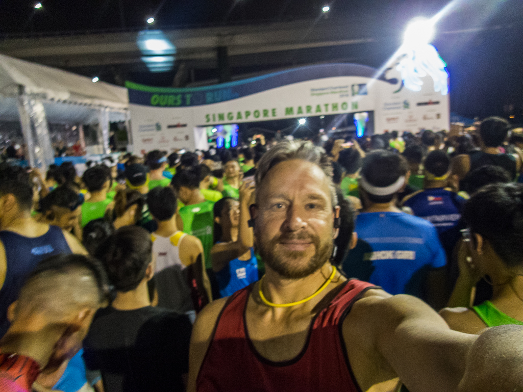 Standard Chartered Singapore Marathon 2018 - Tor Rnnow