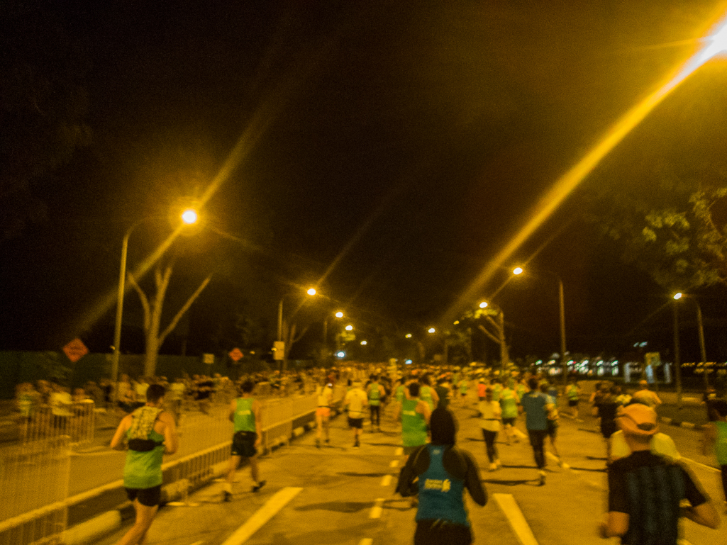 Standard Chartered Singapore Marathon 2018 - Tor Rnnow