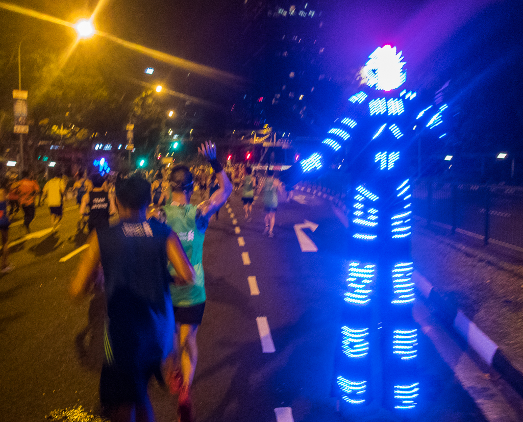 Standard Chartered Singapore Marathon 2018 - Tor Rnnow