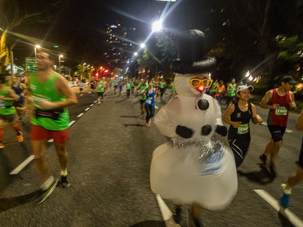 Standard Chartered Singapore Marathon 2018 - Tor Rnnow