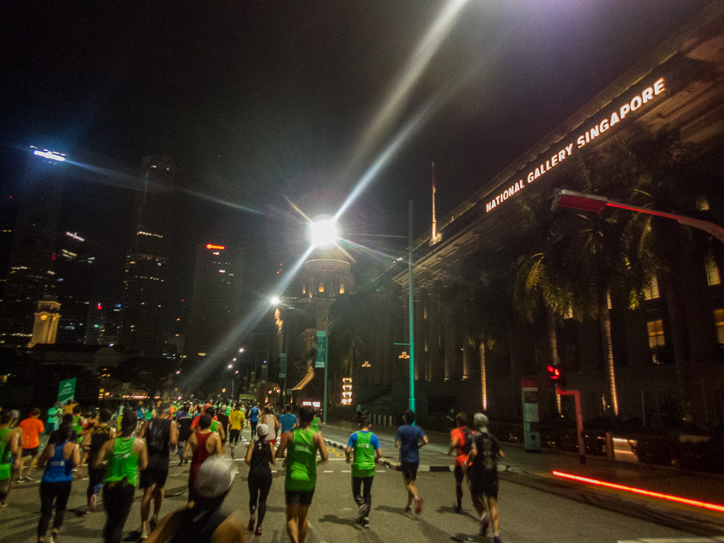 Standard Chartered Singapore Marathon 2018 - Tor Rnnow