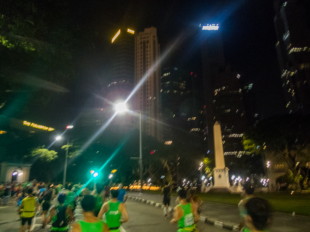 Standard Chartered Singapore Marathon 2018 - Tor Rnnow