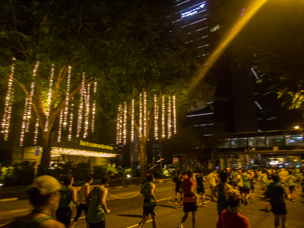 Standard Chartered Singapore Marathon 2018 - Tor Rnnow