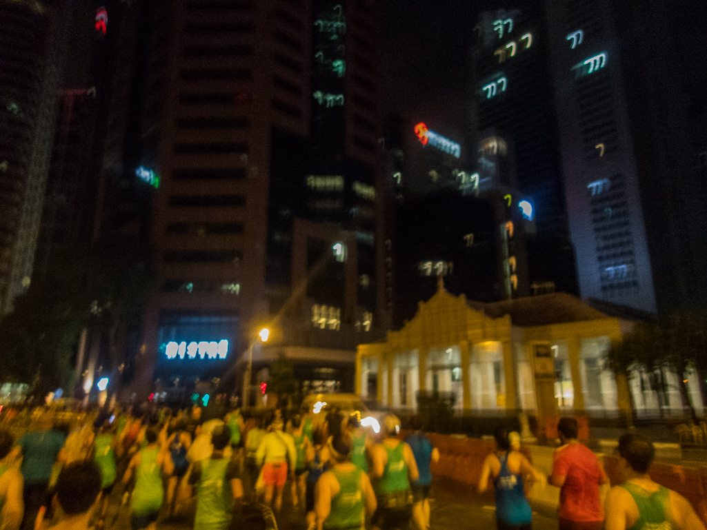 Standard Chartered Singapore Marathon 2018 - Tor Rnnow