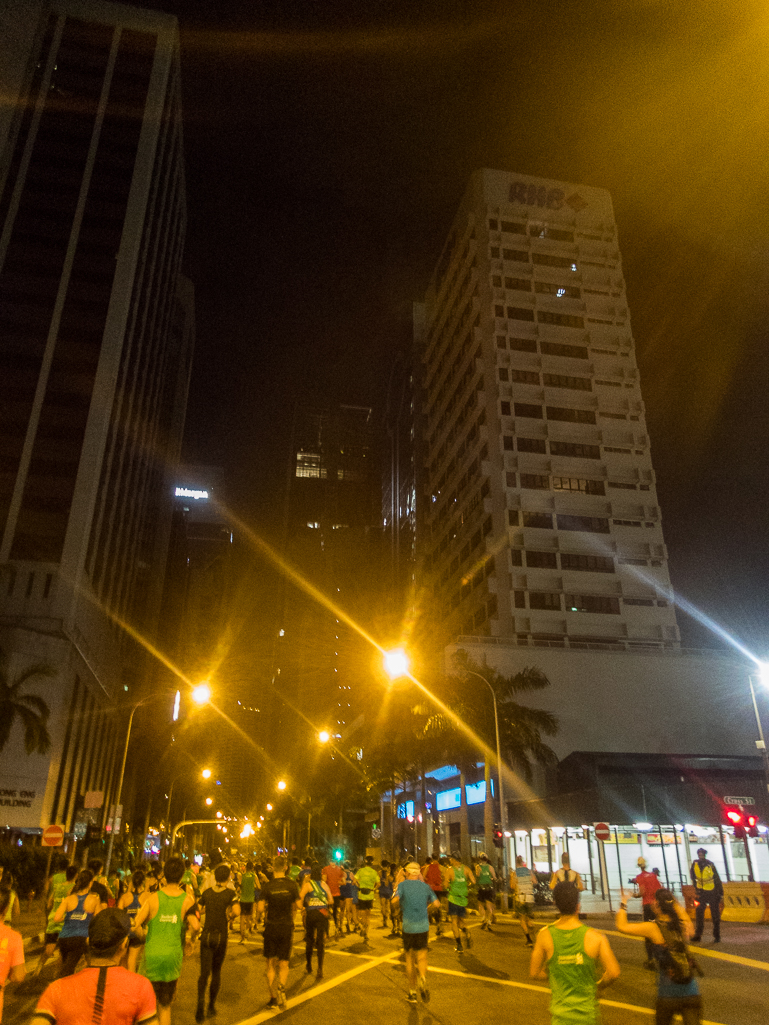 Standard Chartered Singapore Marathon 2018 - Tor Rnnow