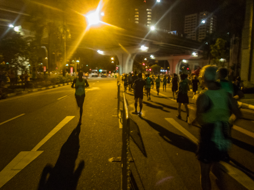 Standard Chartered Singapore Marathon 2018 - Tor Rnnow