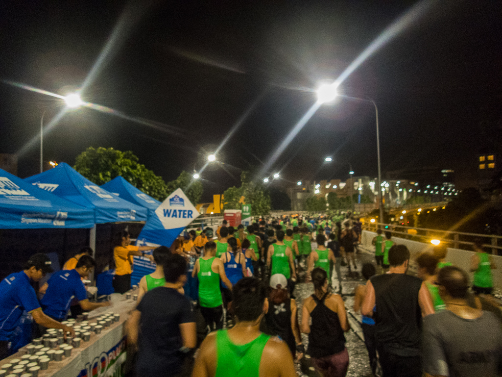 Standard Chartered Singapore Marathon 2018 - Tor Rnnow