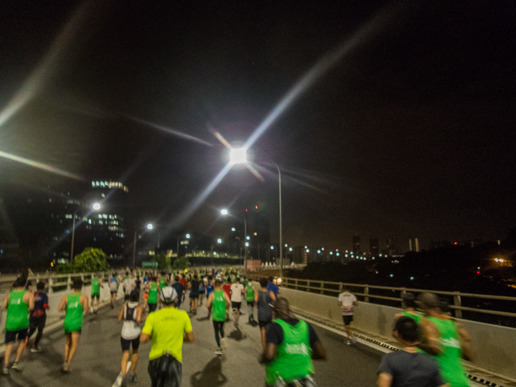 Standard Chartered Singapore Marathon 2018 - Tor Rnnow