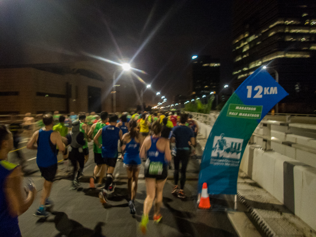 Standard Chartered Singapore Marathon 2018 - Tor Rnnow